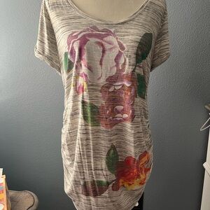 Motherhood Maternity Flower and Gray Side Cinch Tee Size XL